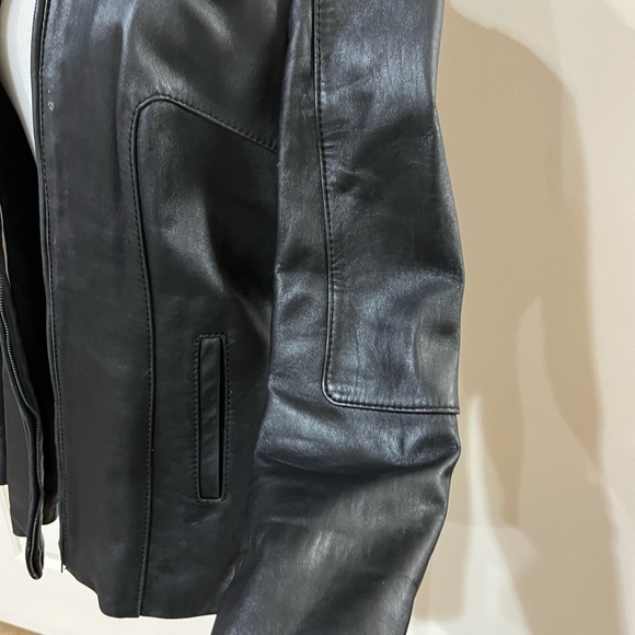 Women's Classic Black Leather Jacket - Picture 2 of 7